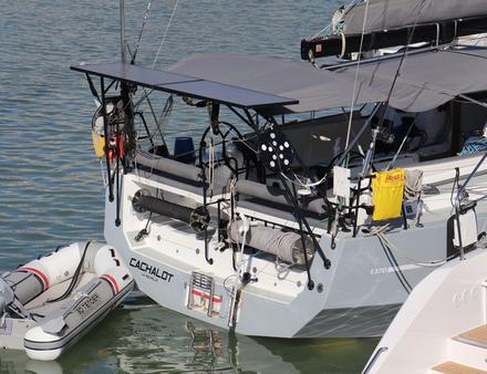 Panneaux solaires et hydrogénérateur sur RM 13.70 Nautisme Article