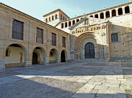 La coll&eacute;giale de Santillana del Mar