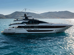 Riva 130' Bellissima : le plus grand modèle de la gamme flybridge lancé à la Spezia