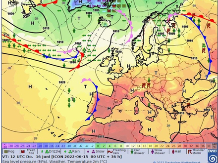 16 juin 2022 : une situation typique de déclenchement du vent de galerne : de l'air très chaud en avant d'un front froid océanique. 16 juin 2022 : une situation typique de déclenchement du vent de galerne : de l'air très chaud en avant d'un front froid océanique.