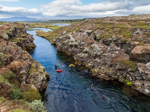 En Islande, plongée glaciale entre deux continents
