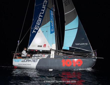 Pierre Le Roy sur TeamWork 1er à Horta - Nautisme Article