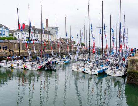 Les 34 Figaro Bénéteau dans l'écluse de Saint-Nazaire Nautisme Article
