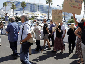 Corse : des associations demandent la limitation des escales de bateaux de croisière