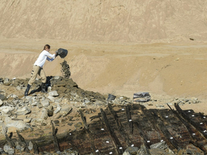 Épaves et pêcheries médiévales, des vestiges exceptionnels mis au jour dans le lit de la Loire