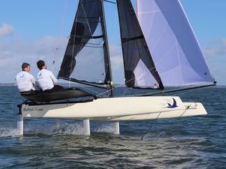 Befoil 16 Sport : le multicoque à foils pour...