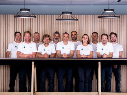 de g à d : Clément Giraud, Grégory Gendron, Thierry Chabagny, Pierre Leboucher, Jacques Guichard,Yann Guichard, Benjamin Schwartz, Dona Bertarelli, Xavier Revil, Christopher Pratt et Julien Villion.