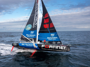 Les IMOCA paradent et ferment la marche des arrivées à Saint-Malo