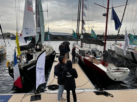 Pen Duick III et le Cigare Rouge Pen Duick III et le Cigare Rouge