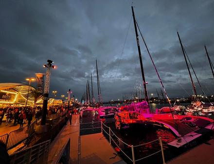 Les Ocean Fifty sous les spotlights au c?ur du village - Nautisme Article