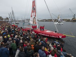 Thomas Pesquet et Nathalie Renoux baptisent le nouveau bateau de Sam Davies