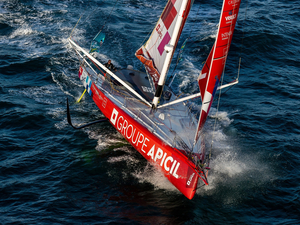 #RDR2022 : Un cargo a percuté Groupe APICIL, ce qui a entrainé le démâtage de l'IMOCA de Damien Seguin