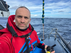 Incendie à bord de Nexans - Art & Fenêtres:  Fabrice Amedeo récupéré par un cargo