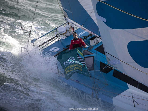 Matthieu Perraut sur le Class40 Inter-invest Nautisme Article