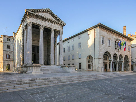 Temple d'Auguste au Forum romain Temple d'Auguste au Forum romain