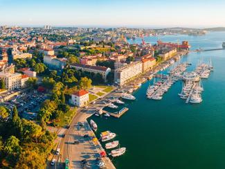 Pula, incontournable station balnéaire et...