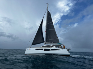 Rallye des Îles du Soleil : 13 bateaux en baie de Saint-Louis à Marie-Galante