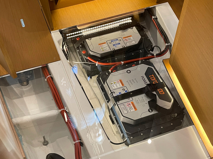 o Motorisation Torqeedo hybride-série sur le First 44e o Motorisation Torqeedo hybride-série sur le First 44e
