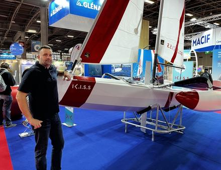 trimaran kiss