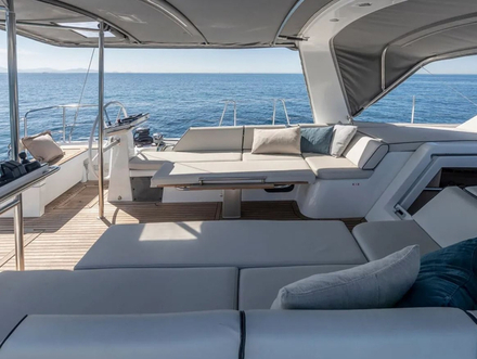 Le cockpit de l'Océanis Yacht 54 : What else ? 