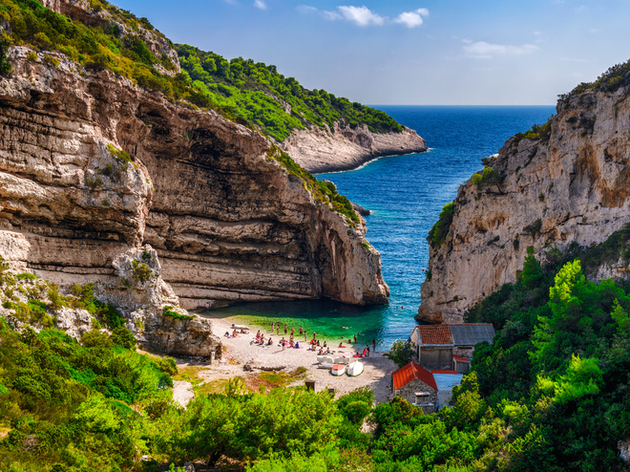 Plage de Stiniva Nautisme Article