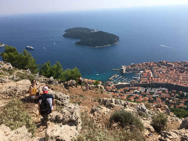 Lokrum n'est qu'à 10-15 minutes en bateau de Dubrovnik. Nautisme Article