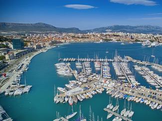Escale à Split, capitale de la Dalmatie bordée...