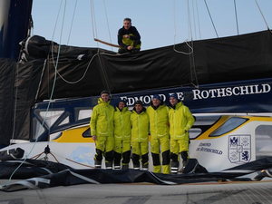 Trophée Jules Verne : le Maxi Edmond de Rothschild met le cap vers la ligne de départ