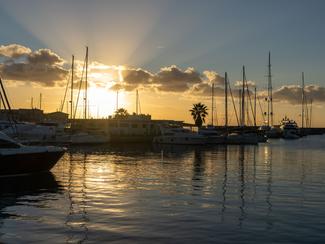 Coup d'oeil sur Pise et sa marina