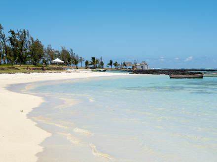 Plage Belle Mare à l'île Maurice