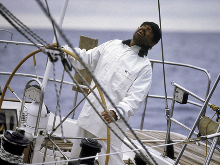 Jean-Paul Belmondo &agrave; la barre d'un Centurion 47 dans "Itin&eacute;raire d'un enfant g&acirc;t&eacute;" - 