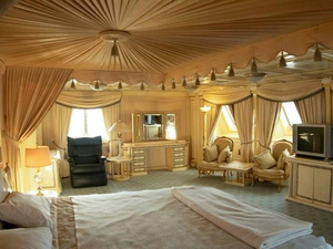 En Irak, les deux yachts de Saddam Hussein, vestiges de sa folie des grandeurs