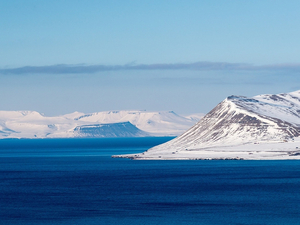 De l'Arctique à l'Antarctique, une course pour sauver la mémoire du climat