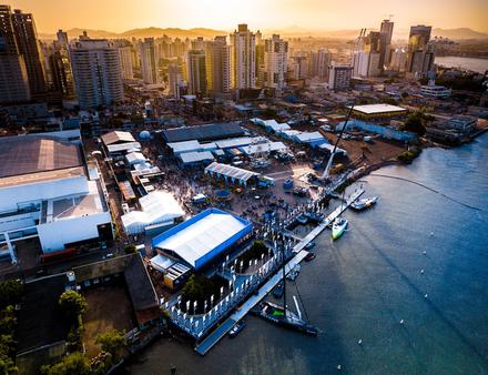Les Imoca et leurs équipages en pause bien méritée à Itajai au Brésil - Nautisme Article