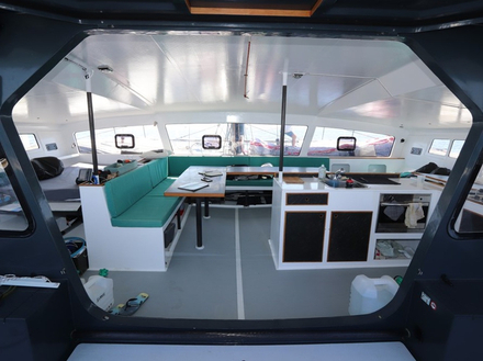 Un intérieur minimaliste mais a-t-on besoin de plus ? Nautisme Article