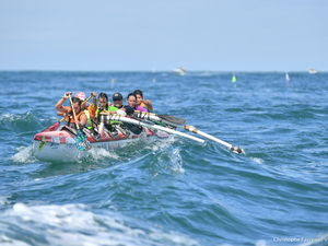 Aux Sables d'Olonne La Vendée Va'a propose une épreuve féminine unique au monde