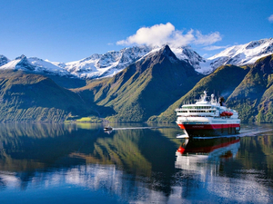 L'Express côtier de Norvège : entre aurores boréales et fjords