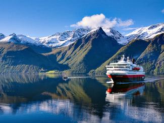 L'Express côtier de Norvège : entre aurores...