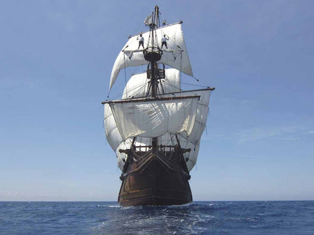 La nouveauté cette année est la venue de la réplique d'un galion espagnol du XVIIIème siècle « El Galeón », un trois-mâts d'une longueur de 51 mètres. La nouveauté cette année est la venue de la réplique d'un galion espagnol du XVIIIème siècle « El Galeón », un trois-mâts d'une longueur de 51 mètres.