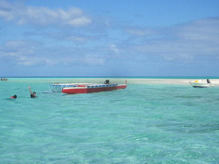 La plage de Nukuloa