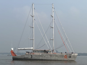 Baptême pour le navire de soutien de la future mission Polar Pod de Jean-Louis Etienne