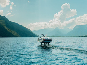Des navettes SeaBubbles circuleront tout l'été sur le lac d'Annecy 