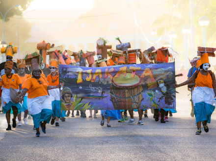 Aujourd'hui le carnaval illustre la diversité ethnique et sociale de la Guyane. Aujourd'hui le carnaval illustre la diversité ethnique et sociale de la Guyane.