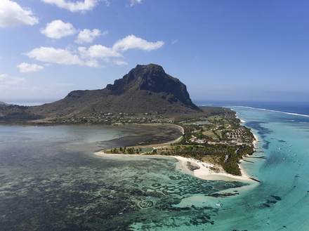 Profitez de la vue magnifique sur le Morne Brabant en arrière-plan Profitez de la vue magnifique sur le Morne Brabant en arrière-plan