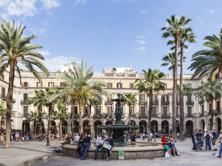 Pla&ccedil;a Reial