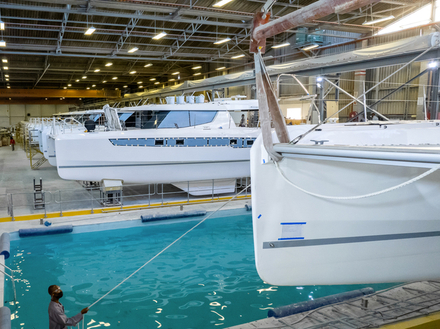 Ligne d'assemblage du Leopard 45 dans le chantier sud-africain