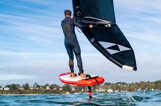 Wingfoil : la glisse qui a le vent en poupe