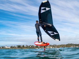Wingfoil : la glisse qui a le vent en poupe