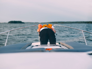 Patch, lunettes... : que valent vraiment les gadgets anti-mal de mer ?