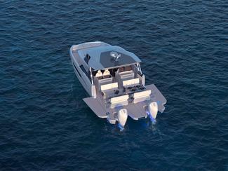 YOT, nouvelle marque de catamarans à moteur...